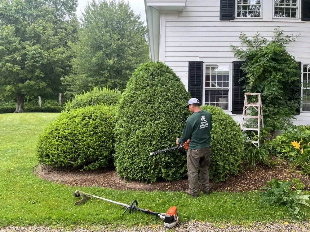 Professional landscaping services experts serving Sheffield, MA - Manny’s Landscaping