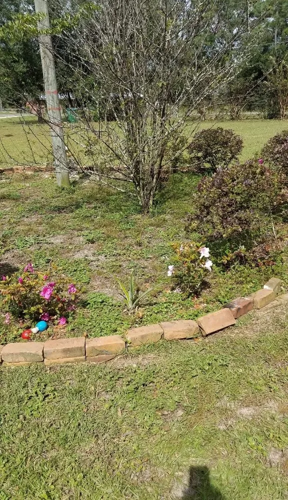 Local garden landscaping near you in Quincy, FL by Manny's mowing service