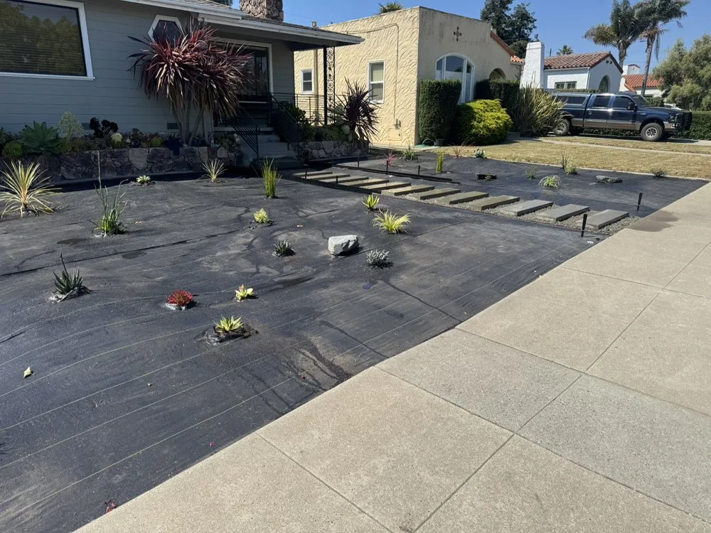 Custom yard cleanup service for beautiful yards in Watsonville, CA by Mannyscape