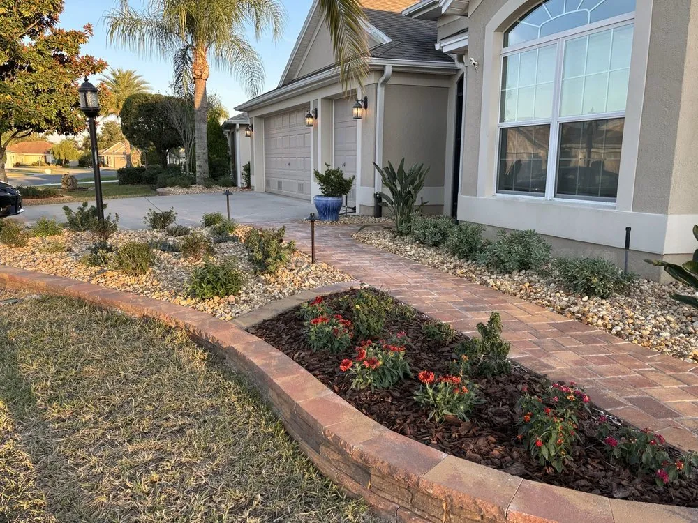 Top-rated garden landscaping in Yalaha, FL by Mansfield Landscaping