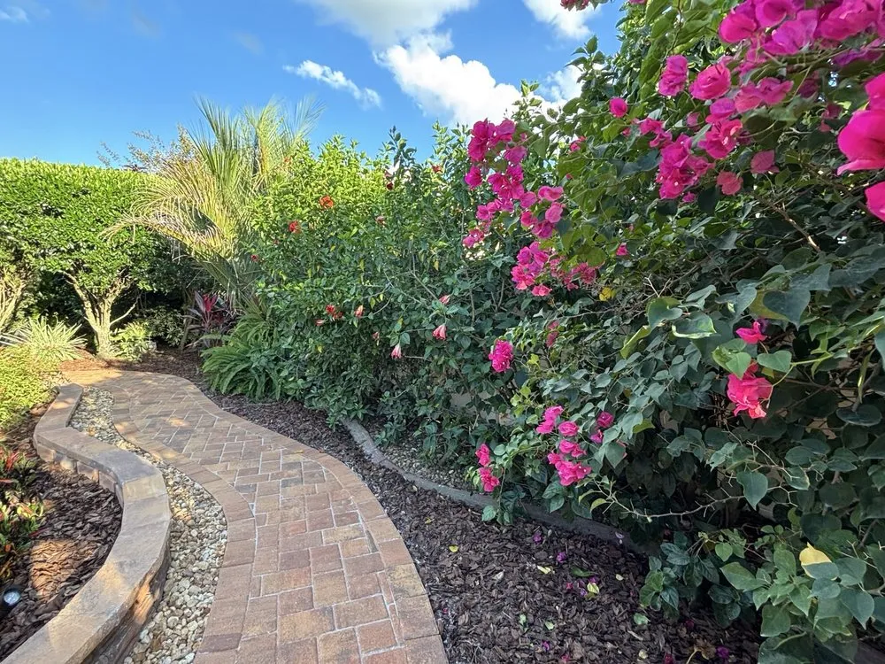 Custom landscape installation in Yalaha, FL by Mansfield Landscaping