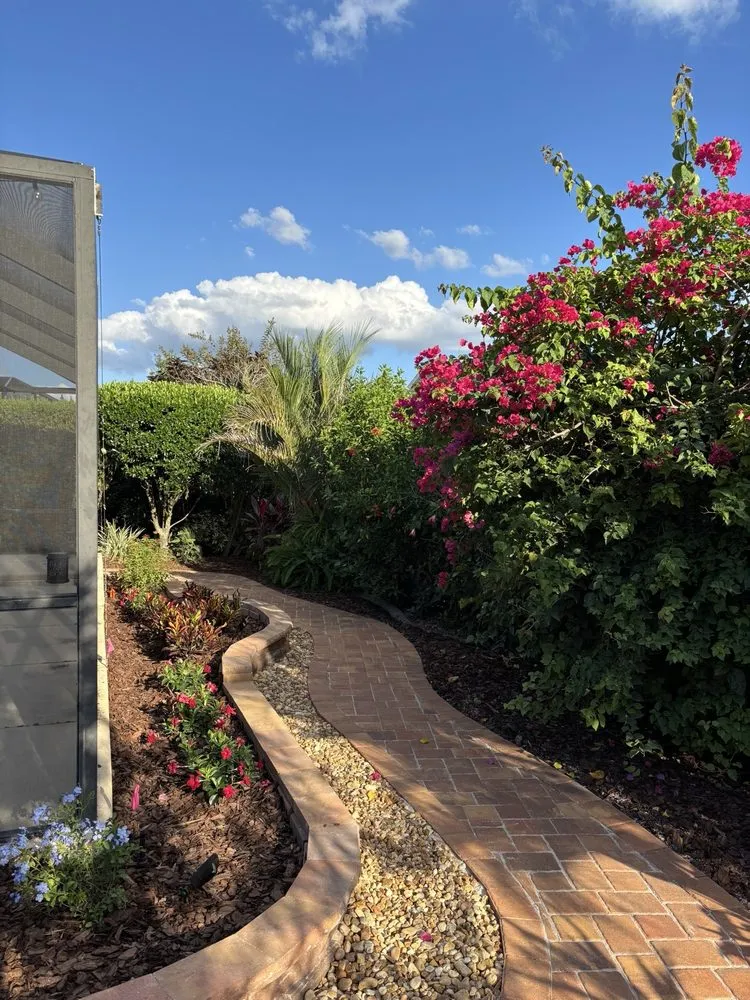 Top-rated yard maintenance experts serving Yalaha, FL - Mansfield Landscaping