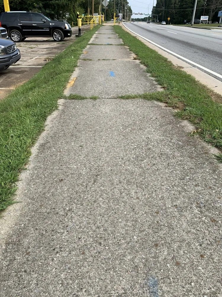 Expert yard maintenance in Austell, GA - Mante Landscaping