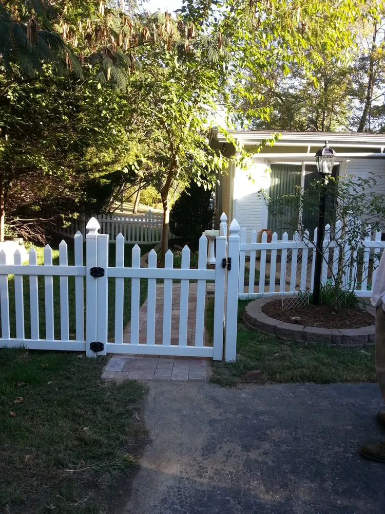 Affordable lawn mowing service for beautiful yards across St. Louis, MO - Mantis Lawn Care & Landscaping