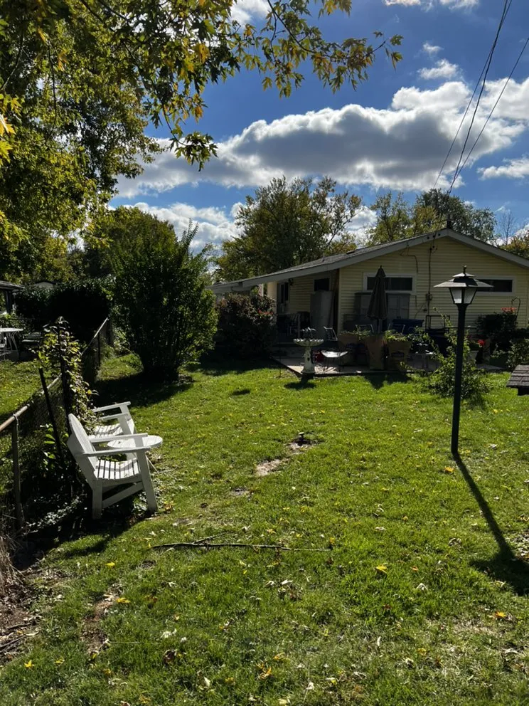 Reliable yard cleanup service for residential properties across St. Louis, MO - Mantis Lawn Care & Landscaping