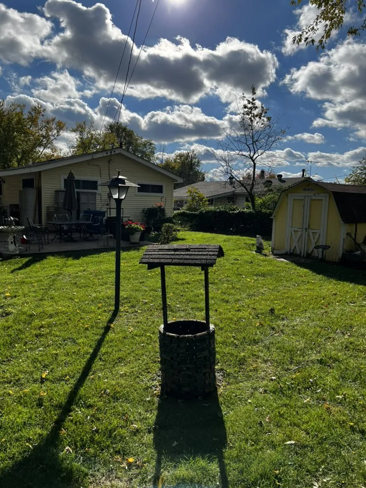 Reliable yard maintenance for outdoor upgrades in St. Louis, MO by Mantis Lawn Care & Landscaping