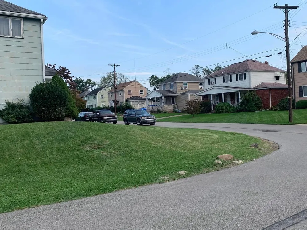 Expert garden landscaping in Clairton, PA - Manuel & merci Ancheta’s Lawn care