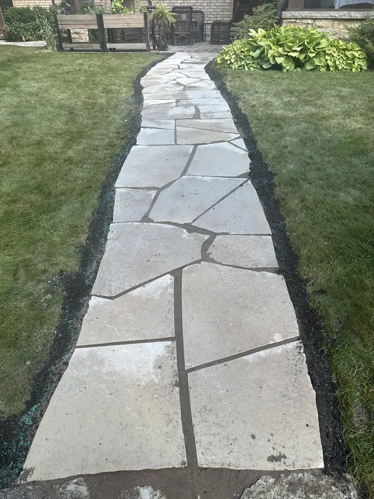 Reliable yard cleanup service experts serving Waukegan, IL - Manuel Brick Paving & Landscaping