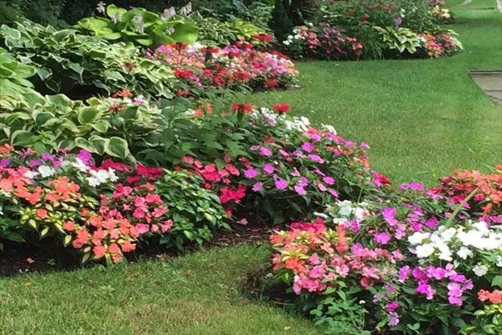 Reliable outdoor landscaping in Gurnee, IL - Manuel Guzman Landscaping