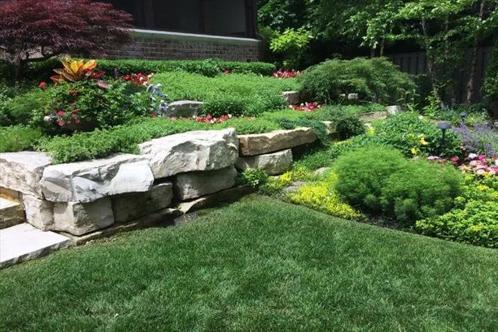 Affordable landscaping services experts serving Gurnee, IL - Manuel Guzman Landscaping