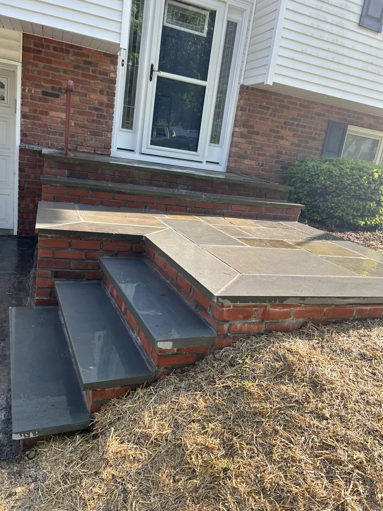 Expert garden landscaping experts serving Wappinger Falls, NY - Manuel Landscaper Construction