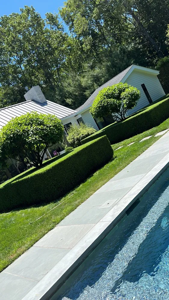 Professional residential landscaping in Amagansett, NY by Manuel Landscaping