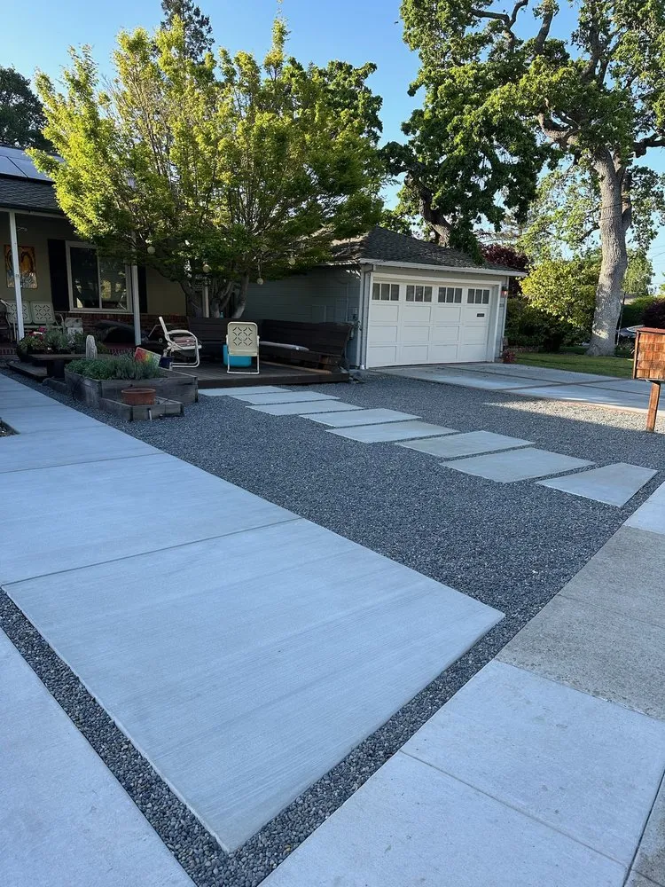 Affordable outdoor landscaping in Redwood City, CA by Manuel Landscaping