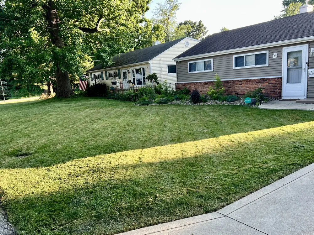 Affordable yard cleanup service for homes in South Euclid, OH by Manuel Lawn Care