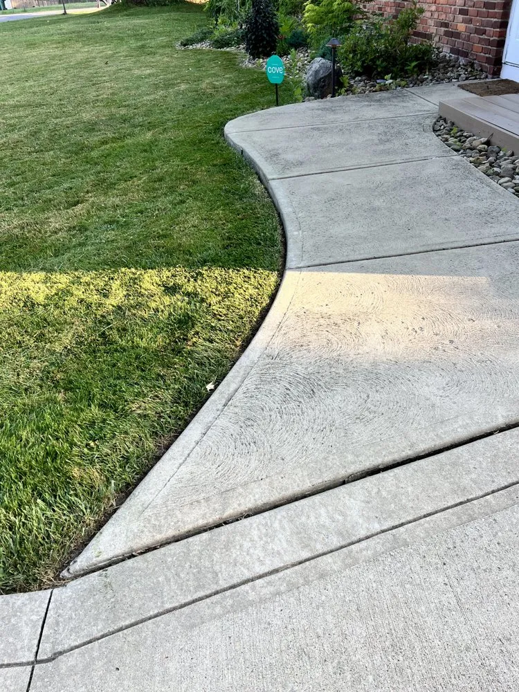 Trusted yard maintenance for residential properties in South Euclid, OH by Manuel Lawn Care