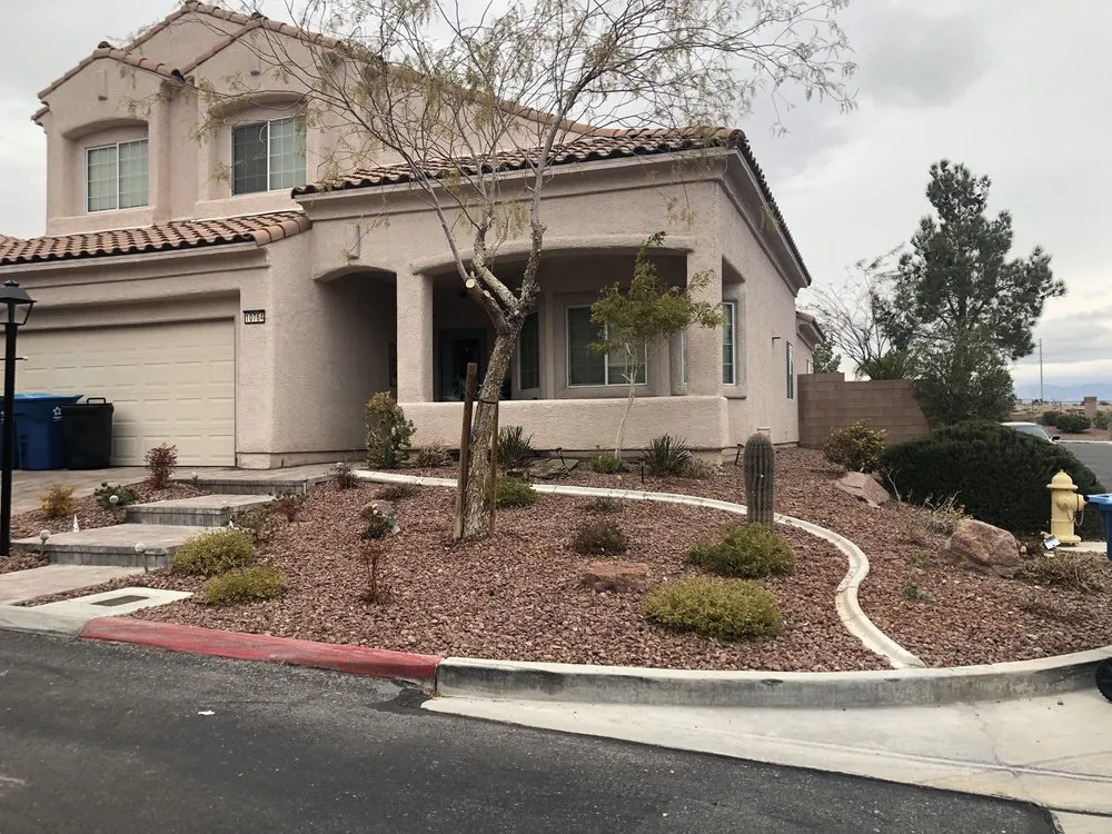 Reliable lawn care service experts serving Las Vegas, NV - Manuel Tree Service