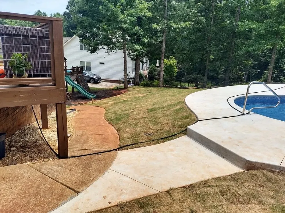 Professional yard maintenance experts serving Winder, GA - Manuel's Landscaping