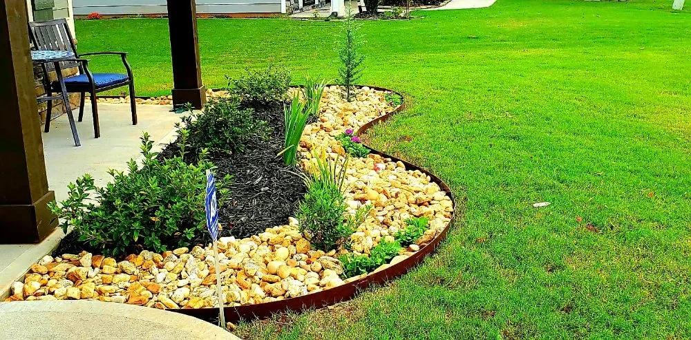 Expert lawn care service in Newnan, GA by Manuel's Lawnscape