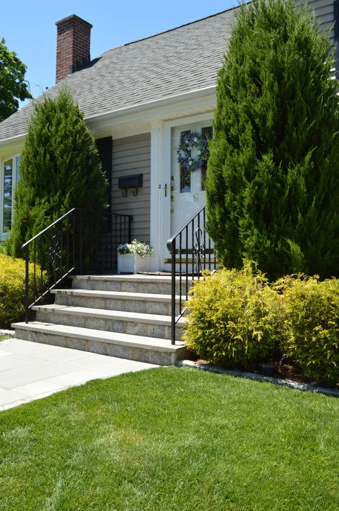 Top-rated yard cleanup service in Peekskill, NY by Manzer Landscape Design