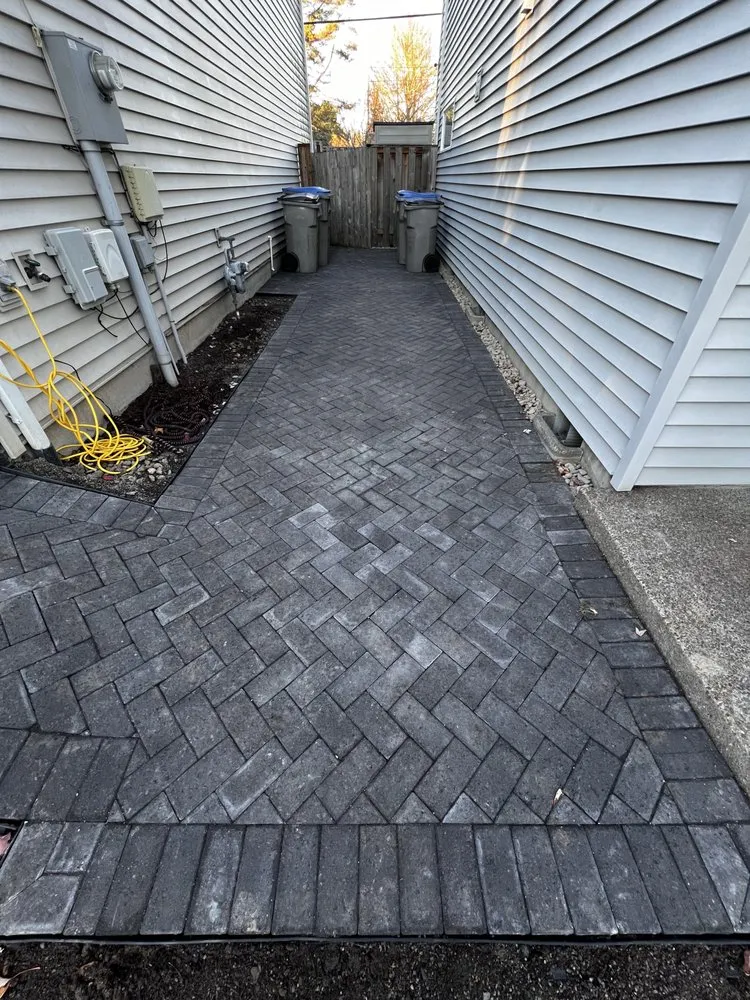 Reliable lawn care service in Beaverton, OR - Maple Bee Construction