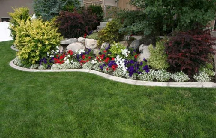 Top-rated residential landscaping experts serving Verona, WI - Maple Leaf
