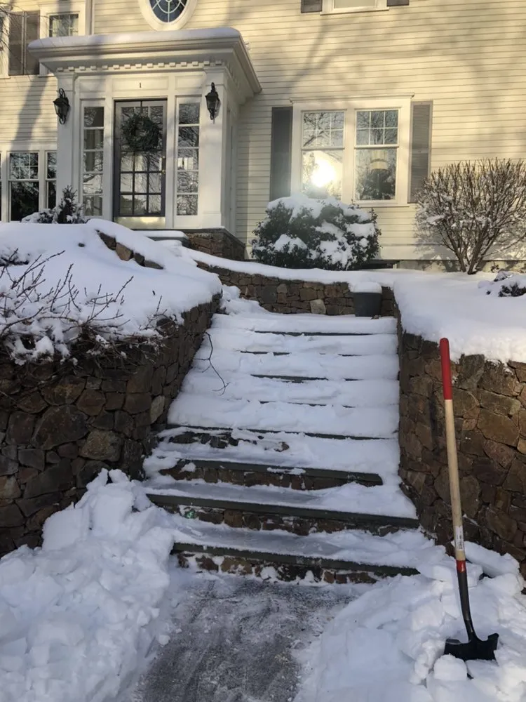 Local residential landscaping experts serving Wayland, MA - Maple Tree Landscape