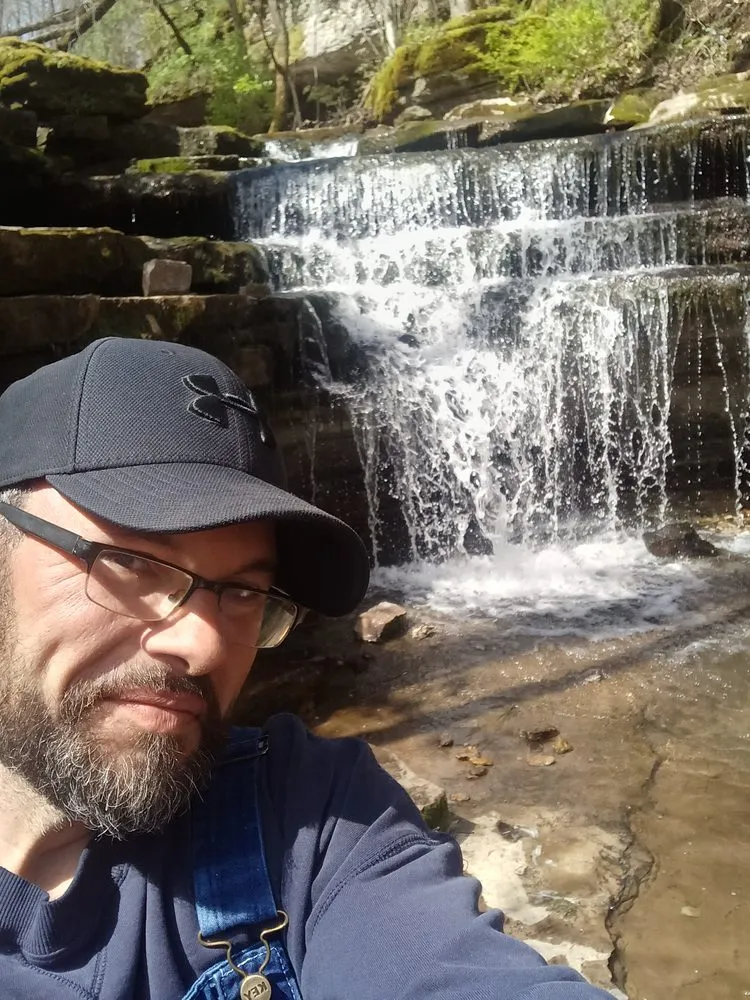 Affordable yard maintenance in Louisville, KY by Maples Lawncare and Landscaping