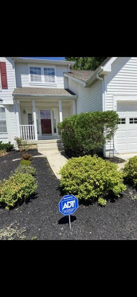 Professional residential landscaping in Mount Laurel Township, NJ by Maplewood Landscaping
