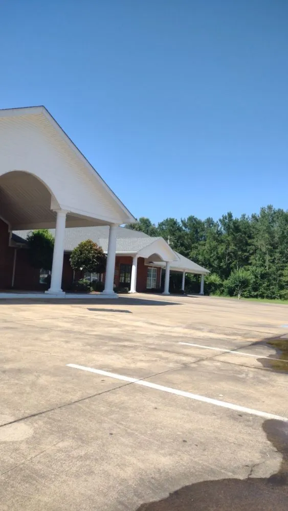 Custom outdoor landscaping experts serving Forest, MS - Mar Meli Cattle Washout & Cleaning Service