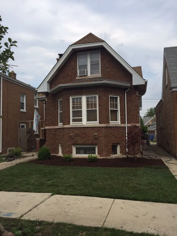 Custom lawn care service for residential properties in Chicago, IL by Marcelo's Landscaping
