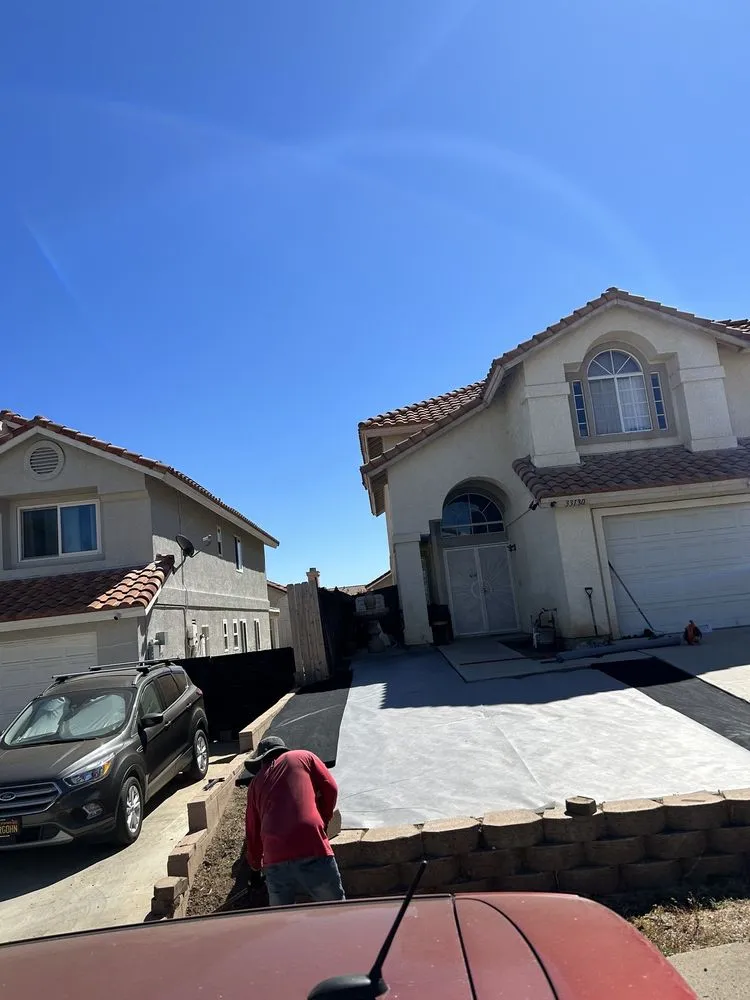 Custom garden landscaping for year-round maintenance across Riverside, CA - Marco Tree Service