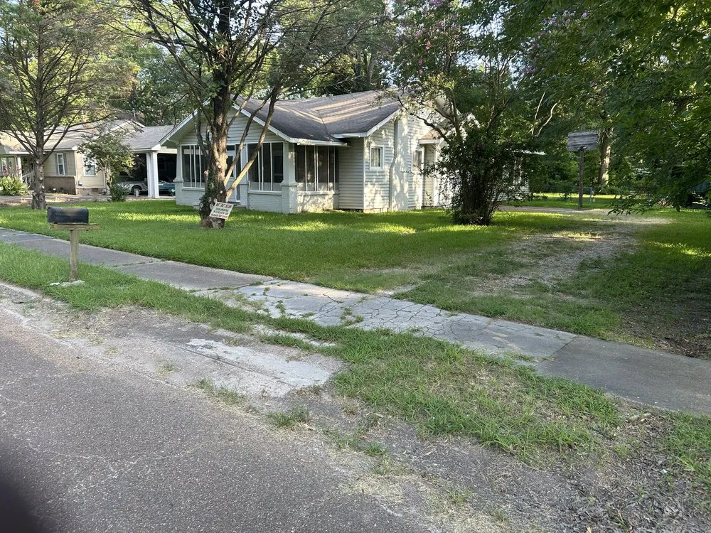 Expert lawn mowing service near you across Indianola, MS - Marco’s Lawncare