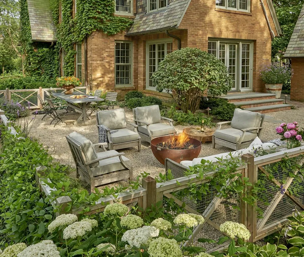 Expert lawn mowing service with custom design in Lake Bluff, IL by Mariani