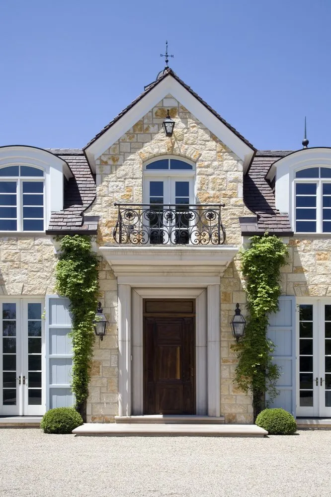 Custom lawn mowing service experts serving Lake Bluff, IL - Mariani