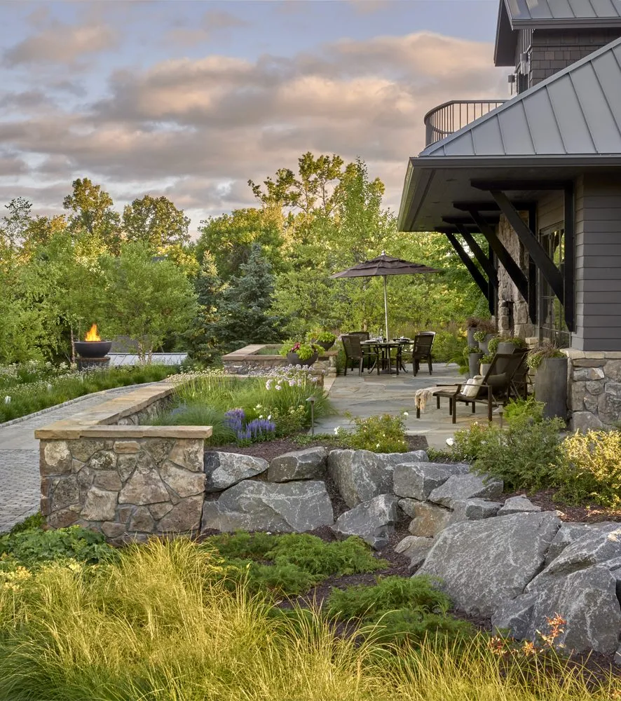 Local yard cleanup service experts serving Lake Bluff, IL - Mariani