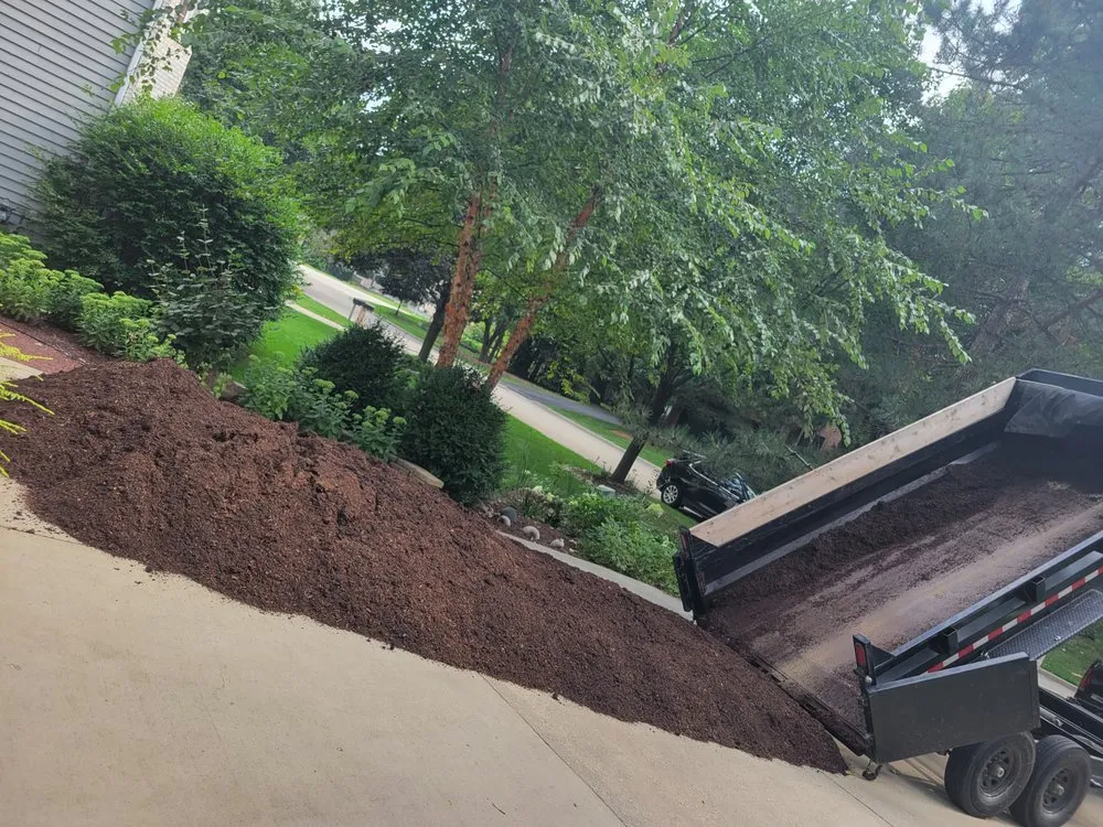 Expert outdoor landscaping experts serving Carpentersville, IL - Marin Landscaping