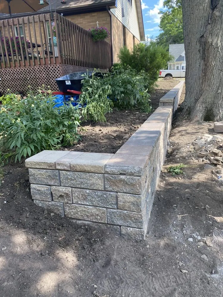 Local outdoor landscaping experts serving Carpentersville, IL - Marin Landscaping