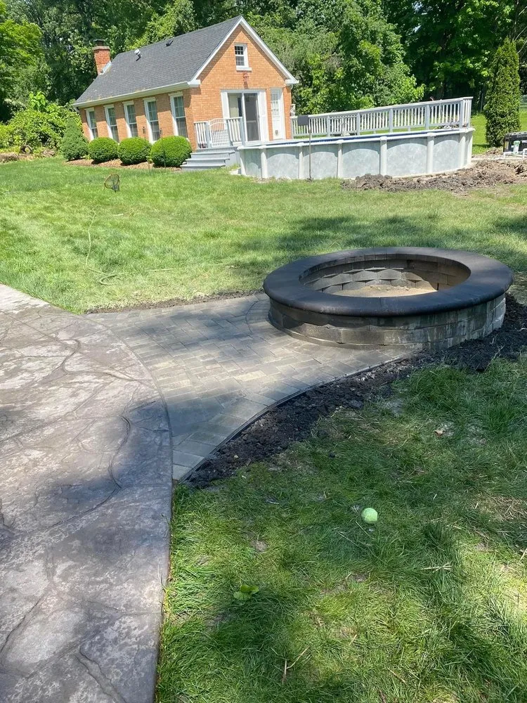 Trusted lawn care service in Carpentersville, IL - Marin Landscaping