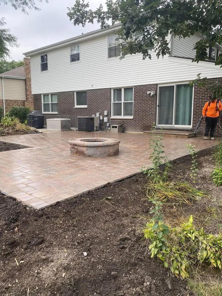 Affordable outdoor landscaping experts serving Carpentersville, IL - Marin Landscaping