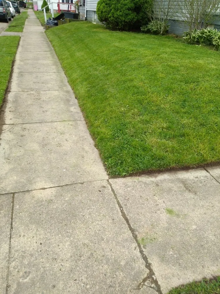 Reliable garden landscaping for homes in Buckeye Lake, OH by Marine Vet & Personal Lawn Care