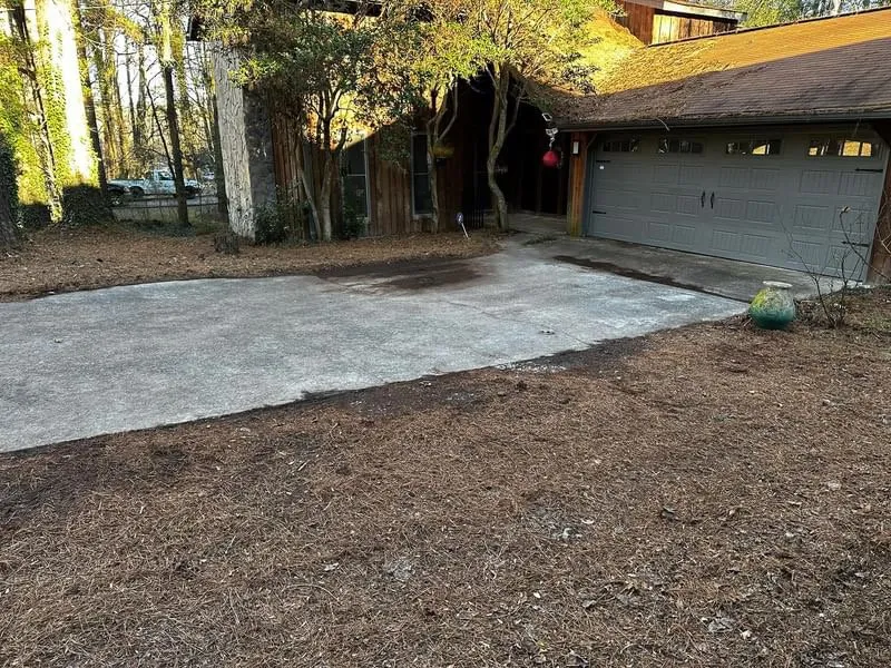 Custom lawn care service in Lilburn, GA - Marinez Mowning