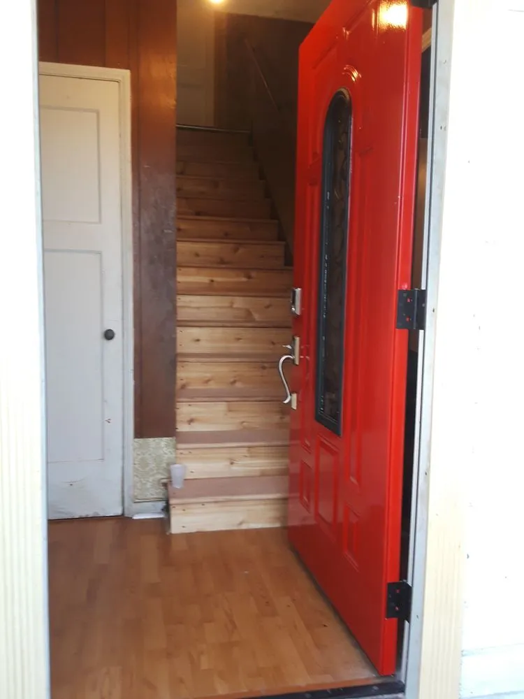 Top-rated lawn care service for homes in Oakland, CA by Mario G. Hauling Junk Removal