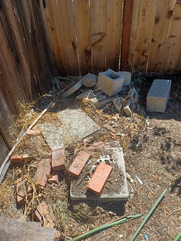 Reliable garden landscaping experts serving Oakland, CA - Mario G. Hauling Junk Removal