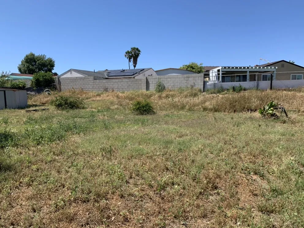 Local lawn care service with custom design across Chula Vista, CA - Mario’s Landscape & Uhaul