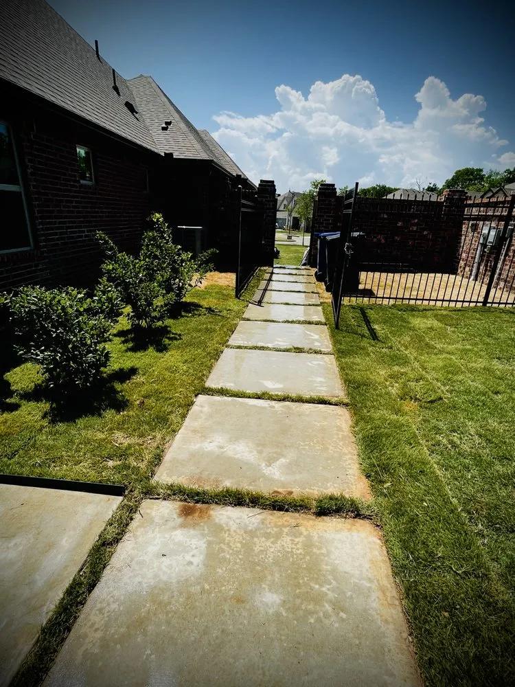 Custom yard cleanup service for homes in Tulsa, OK by Marios Landscaping & More