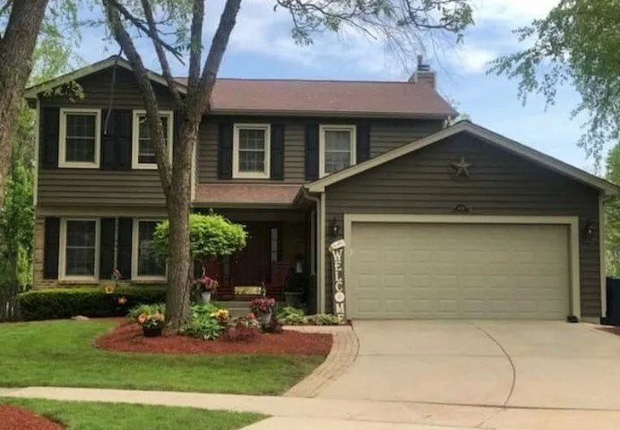 Expert outdoor landscaping in Aurora, IL by Mario's Landscaping