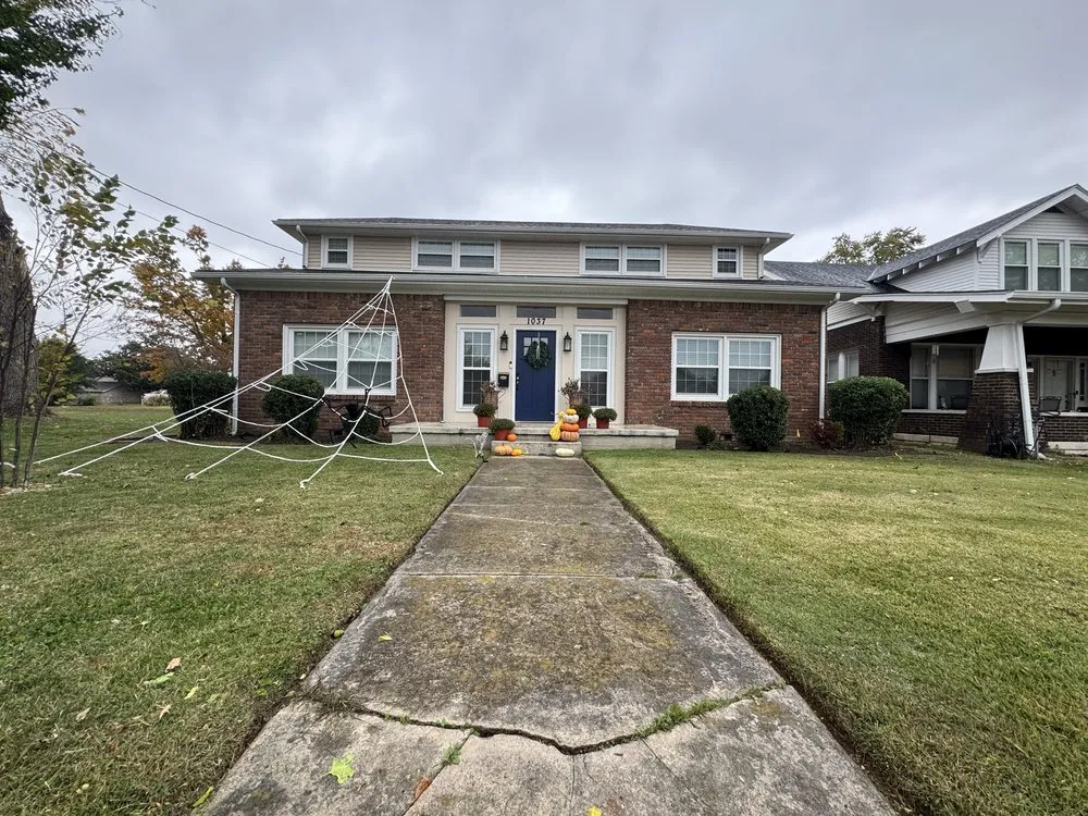 Expert garden landscaping experts serving Bowling Green, KY - Marios Lawn And Landscaping