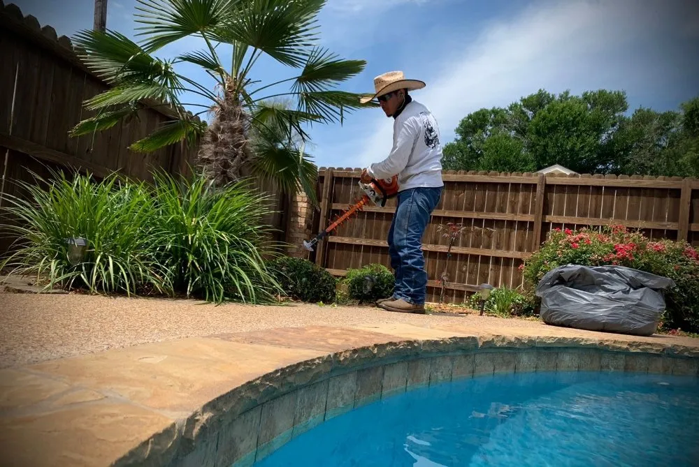 Local lawn care service in Henderson, TX - Mario's Lawn Care Services