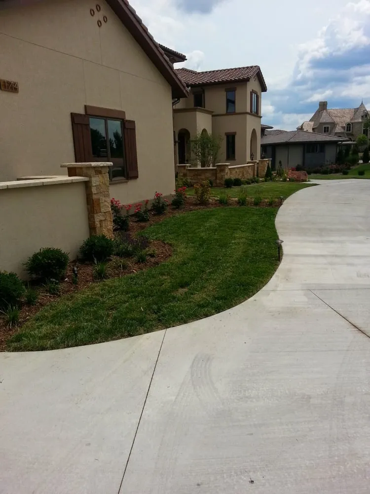 Local yard cleanup service near you in Lawrence, KS by Marios