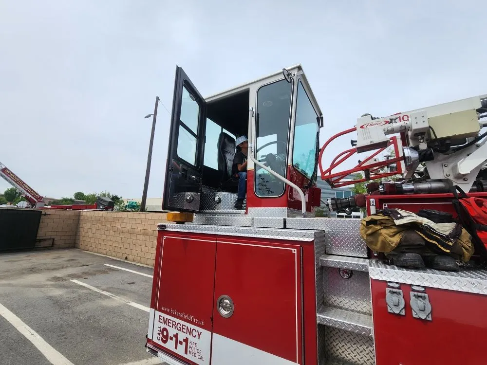 Professional lawn mowing service for residential properties across Bakersfield, CA - Mario's Tree Care